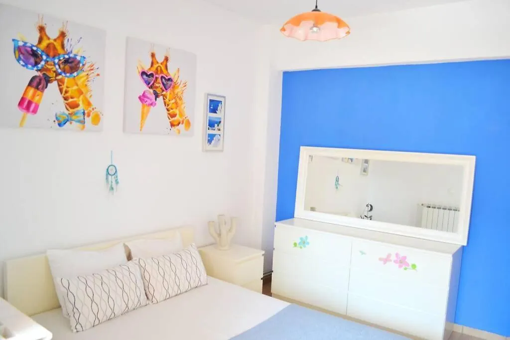 Apartment For 4 Or More Pefkochori